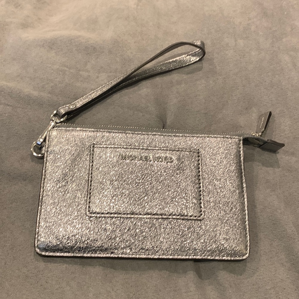 *NWOT* Michael Kors silver wristlet wallet
